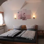 Refugium Ueberm Schwansee Guest house