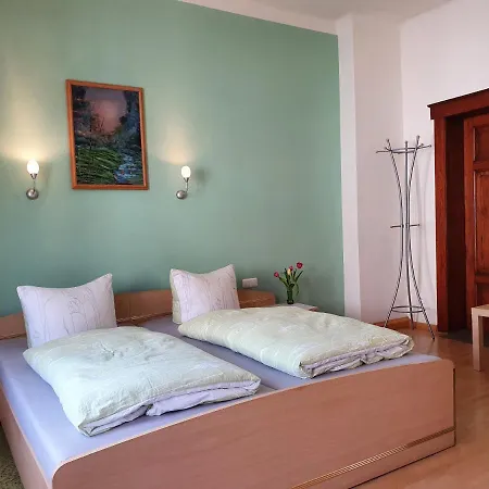 Refugium Ueberm Schwansee Gæstehus 3*